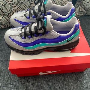 Nike air max sneakers. Size 3 youth